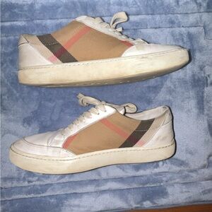 Burberry White Salmon Leather Sneakers